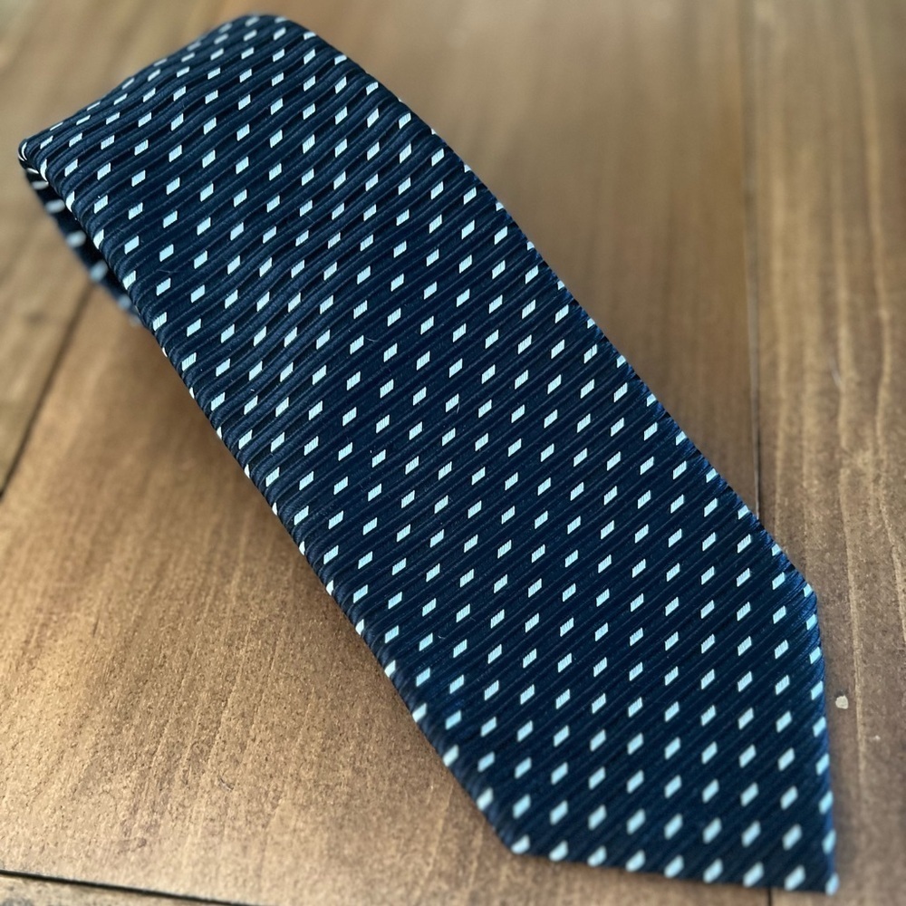 Escada Made In Italy 7 Fold Blue White Geometric Silk Tie 3.5” By 61”